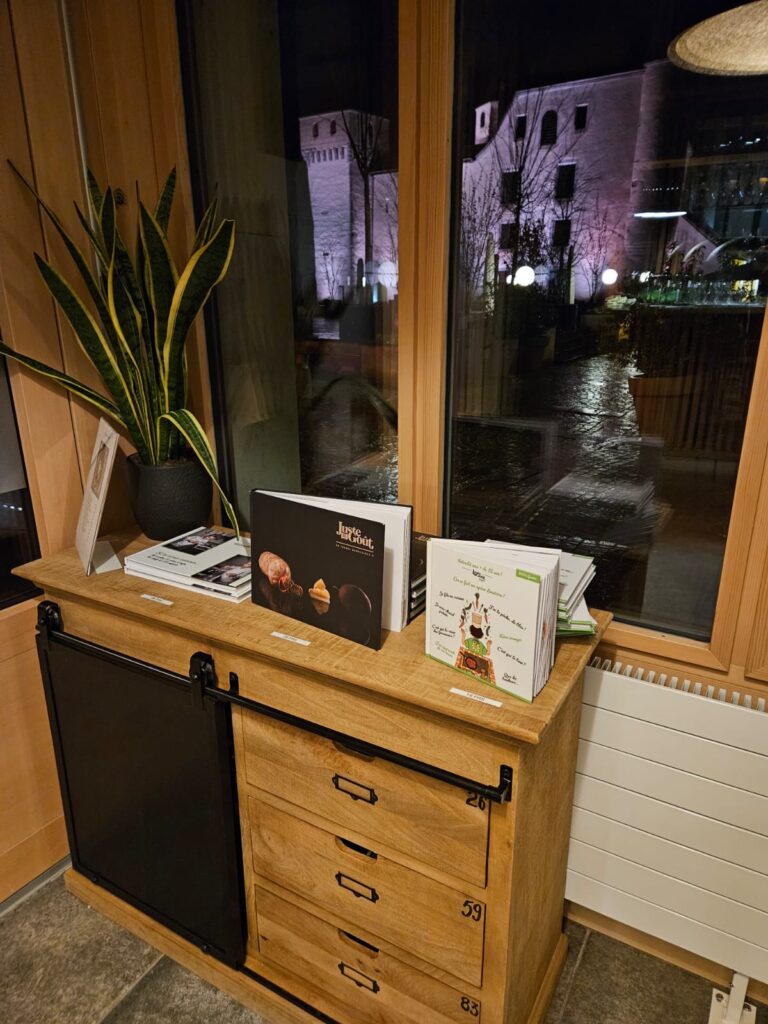 96cafb8c-99f8-4114-905d-68a0234ca03e